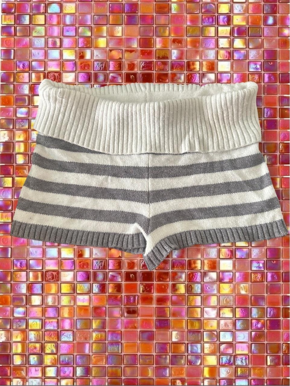 Edikted Striped knit fold-over Shorts - Cream & Gray